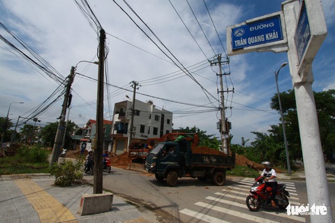 Những con đường ở Đà Nẵng ngổn ngang trước mùa mưa lũ - Ảnh 3. Những con đường ở Đà Nẵng ngổn ngang trước mùa mưa lũ - Ảnh 3.