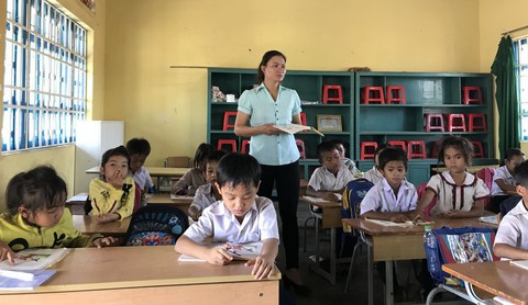 Thấp thỏm ‘phận’ giáo viên hợp đồng - Ảnh 1. Thấp thỏm ‘phận’ giáo viên hợp đồng - Ảnh 1.