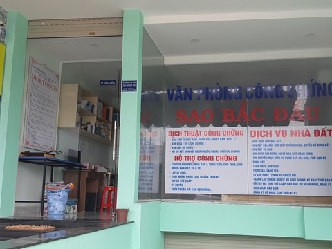Khởi tố vụ án văn phòng công chứng giả mạo Sao Bắc Đẩu - Ảnh 1. Khởi tố vụ án văn phòng công chứng giả mạo Sao Bắc Đẩu - Ảnh 1.