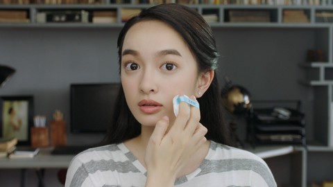 Thái Hòa hóa nữ sinh trong Hồn papa da con gái - Ảnh 1. Thái Hòa hóa nữ sinh trong Hồn papa da con gái - Ảnh 1.