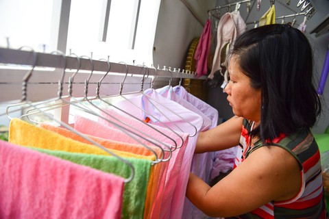 Cư dân chung cư Carina trở về nhà sau vụ cháy thảm khốc - Ảnh 3. Cư dân chung cư Carina trở về nhà sau vụ cháy thảm khốc - Ảnh 3.