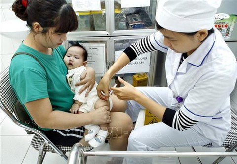 Tiêm bổ sung vắc xin Sởi-Rubella tại vùng có nguy cơ dịch cao - Ảnh 1. Tiêm bổ sung vắc xin Sởi-Rubella tại vùng có nguy cơ dịch cao - Ảnh 1.