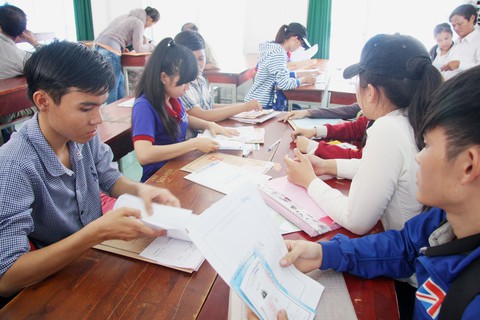 Sinh viên ĐH Công nghiệp thực phẩm TP.HCM nợ 6 tỉ, nguy cơ cấm thi - Ảnh 1. Sinh viên ĐH Công nghiệp thực phẩm TP.HCM nợ 6 tỉ, nguy cơ cấm thi - Ảnh 1.