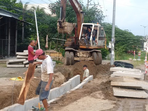 ĐBSCL chuẩn bị đối phó đợt triều cường mới - Ảnh 2. ĐBSCL chuẩn bị đối phó đợt triều cường mới - Ảnh 2.
