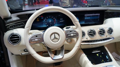 Ngắm xe sang tại Vietnam Motor Show 2018 - Ảnh 2. Ngắm xe sang tại Vietnam Motor Show 2018 - Ảnh 2.