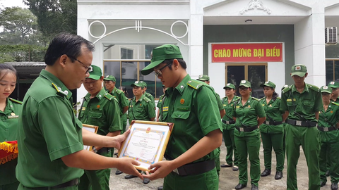 Khen thưởng 2 thanh niên xung phong bắt cướp ở gần Nhà hát TP.HCM - Ảnh 1. Khen thưởng 2 thanh niên xung phong bắt cướp ở gần Nhà hát TP.HCM - Ảnh 1.
