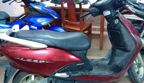 Đà Nẵng truy tìm đối tượng tạt axit vào cô gái đi đường - Ảnh 1. Đà Nẵng truy tìm đối tượng tạt axit vào cô gái đi đường - Ảnh 1.