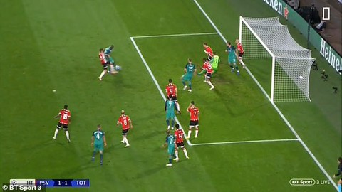 Trọng tài gây sốc khi không công nhận bàn thắng của Tottenham - Ảnh 2. Trọng tài gây sốc khi không công nhận bàn thắng của Tottenham - Ảnh 2.