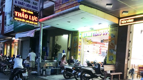 Nhiều câu hỏi quanh vụ đổi 100 USD bị phạt 270 triệu đồng - Ảnh 2. Nhiều câu hỏi quanh vụ đổi 100 USD bị phạt 270 triệu đồng - Ảnh 2.