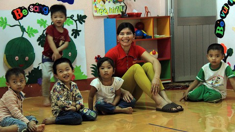 Thiếu giáo viên: cử kế toán, văn thư đi học làm cô giáo - Ảnh 1. Thiếu giáo viên: cử kế toán, văn thư đi học làm cô giáo - Ảnh 1.