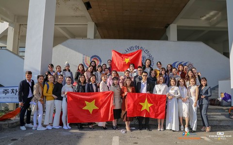 Việt Nam đạt ngôi Á quân cuộc thi Thẩm mỹ – Làm đẹp tại Hàn Quốc - Ảnh 1. Việt Nam đạt ngôi Á quân cuộc thi Thẩm mỹ – Làm đẹp tại Hàn Quốc - Ảnh 1.