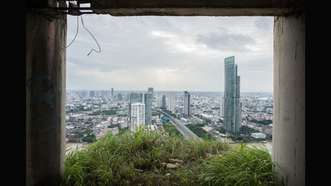 Sathorn Unique Tower - Tòa tháp ‘ma’ bị lãng quên ở Bangkok - Ảnh 10. Sathorn Unique Tower - Tòa tháp ‘ma’ bị lãng quên ở Bangkok - Ảnh 10.