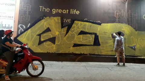 Tranh tường, graffiti và... bôi bẩn đường phố - Ảnh 6. Tranh tường, graffiti và... bôi bẩn đường phố - Ảnh 6.