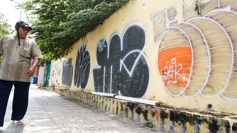 Tranh tường, graffiti và... bôi bẩn đường phố - Ảnh 12. Tranh tường, graffiti và... bôi bẩn đường phố - Ảnh 12.