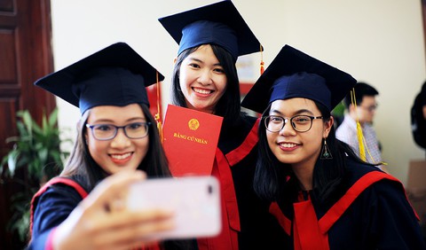 Thủ khoa tốt nghiệp đại học: Sinh viên không chỉ có việc học - Ảnh 1. Thủ khoa tốt nghiệp đại học: Sinh viên không chỉ có việc học - Ảnh 1.