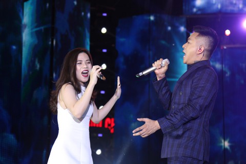 Tuấn Hưng nức nở quỳ gối tri ân khán giả trong liveshow Cảm ơn - Ảnh 5. Tuấn Hưng nức nở quỳ gối tri ân khán giả trong liveshow Cảm ơn - Ảnh 5.
