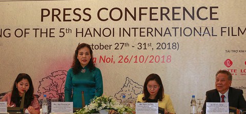 Ngôi sao phim Chúa nhẫn dự Liên hoan phim Quốc tế Hà Nội 2018 - Ảnh 3. Ngôi sao phim Chúa nhẫn dự Liên hoan phim Quốc tế Hà Nội 2018 - Ảnh 3.
