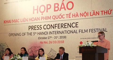 Ngôi sao phim Chúa nhẫn dự Liên hoan phim Quốc tế Hà Nội 2018 - Ảnh 2. Ngôi sao phim Chúa nhẫn dự Liên hoan phim Quốc tế Hà Nội 2018 - Ảnh 2.