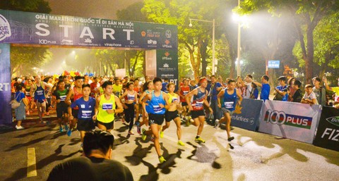 Nhìn lại giải Marathon Quốc tế Di sản Hà Nội 2018 - Ảnh 1. Nhìn lại giải Marathon Quốc tế Di sản Hà Nội 2018 - Ảnh 1.