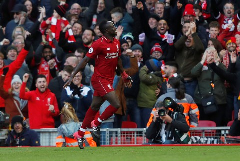 Đè bẹp Cardiff, Liverpool chiếm ngôi đầu bảng - Ảnh 1. Đè bẹp Cardiff, Liverpool chiếm ngôi đầu bảng - Ảnh 1.