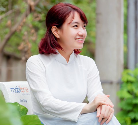 Bông hồng thủ khoa ngành công nghệ - Ảnh 1. Bông hồng thủ khoa ngành công nghệ - Ảnh 1.