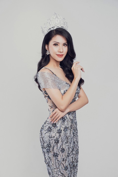 Tiếp viên hàng không VN thi Hoa hậu quý bà quốc tế 2018 - Ảnh 2. Tiếp viên hàng không VN thi Hoa hậu quý bà quốc tế 2018 - Ảnh 2.