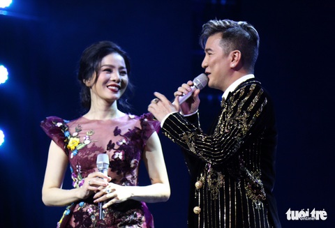 Lệ Quyên lo sợ chỉ chưa cắt trên mũi bục ra khi đang hát - Ảnh 6. Lệ Quyên lo sợ chỉ chưa cắt trên mũi bục ra khi đang hát - Ảnh 6.