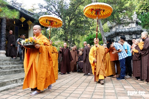 Thiền sư Thích Nhất Hạnh về đến tổ đình Từ Hiếu - Ảnh 8. Thiền sư Thích Nhất Hạnh về đến tổ đình Từ Hiếu - Ảnh 8.