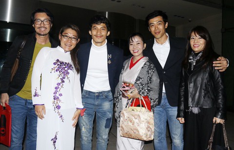 Khán giả Tokyo mặc áo dài, kimono đi xem Song Lang - Ảnh 1. Khán giả Tokyo mặc áo dài, kimono đi xem Song Lang - Ảnh 1.