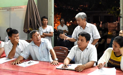 Lo ô nhiễm, dân cản không cho công ty dược đấu nối ống thoát nước - Ảnh 4. Lo ô nhiễm, dân cản không cho công ty dược đấu nối ống thoát nước - Ảnh 4.