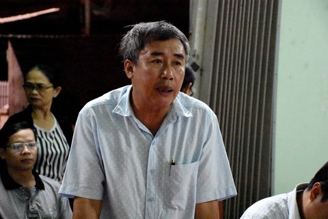 Lo ô nhiễm, dân cản không cho công ty dược đấu nối ống thoát nước - Ảnh 2. Lo ô nhiễm, dân cản không cho công ty dược đấu nối ống thoát nước - Ảnh 2.