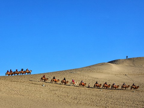 Ngô Trần Hải An và hành trình mùa thu trên Con đường tơ lụa - Ảnh 2. Ngô Trần Hải An và hành trình mùa thu trên Con đường tơ lụa - Ảnh 2.