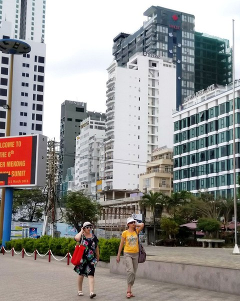Nha Trang đề nghị tạm dừng xây khách sạn cao tầng - Ảnh 1. Nha Trang đề nghị tạm dừng xây khách sạn cao tầng - Ảnh 1.