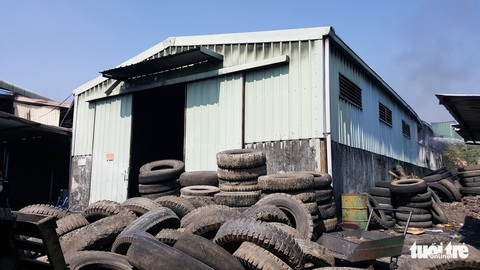 Cháy kho chứa lốp ôtô tại Khu công nghiệp Đình Vũ - Ảnh 4. Cháy kho chứa lốp ôtô tại Khu công nghiệp Đình Vũ - Ảnh 4.