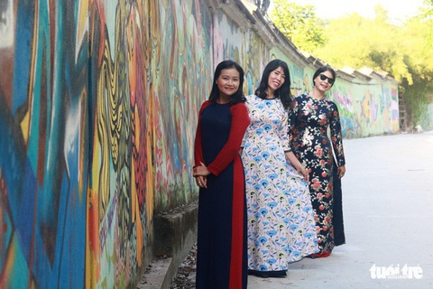 Con đường graffiti hút hồn bạn trẻ xứ Huế - Ảnh 6. Con đường graffiti hút hồn bạn trẻ xứ Huế - Ảnh 6.