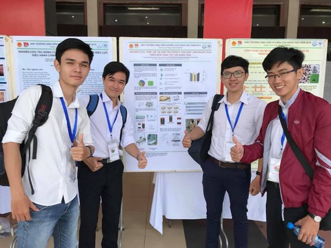 Sinh viên chế tạo robot mátxa, giành giải nhất nghiên cứu khoa học - Ảnh 2. Sinh viên chế tạo robot mátxa, giành giải nhất nghiên cứu khoa học - Ảnh 2.