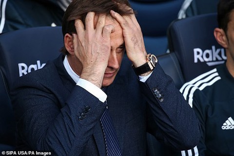 Real Madrid sa thải HLV Lopetegui - Ảnh 1. Real Madrid sa thải HLV Lopetegui - Ảnh 1.