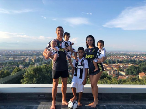Ronaldo chọn nhà ở đâu khi thi đấu cho Juventus? - Ảnh 4. Ronaldo chọn nhà ở đâu khi thi đấu cho Juventus? - Ảnh 4.