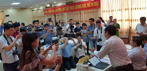 Cần Thơ rà soát quy trình khám xét, xử phạt vụ đổi 100 USD - Ảnh 5. Cần Thơ rà soát quy trình khám xét, xử phạt vụ đổi 100 USD - Ảnh 5.