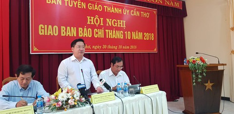 Cần Thơ rà soát quy trình khám xét, xử phạt vụ đổi 100 USD - Ảnh 1. Cần Thơ rà soát quy trình khám xét, xử phạt vụ đổi 100 USD - Ảnh 1.