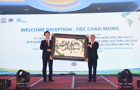 Khát vọng vươn lên của Bình Dương - Ảnh 1. Khát vọng vươn lên của Bình Dương - Ảnh 1.