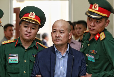 Út trọc nói bị vu khống vụ cho thuê xe biển số đỏ - Ảnh 1. Út trọc nói bị vu khống vụ cho thuê xe biển số đỏ - Ảnh 1.