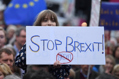 Anh làm đồng tiền kỷ niệm Brexit - Ảnh 2. Anh làm đồng tiền kỷ niệm Brexit - Ảnh 2.