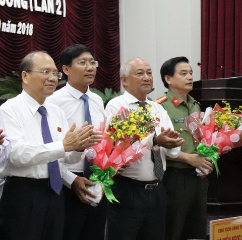 Bình Thuận bầu bổ sung phó chủ tịch UBND tỉnh - Ảnh 1. Bình Thuận bầu bổ sung phó chủ tịch UBND tỉnh - Ảnh 1.