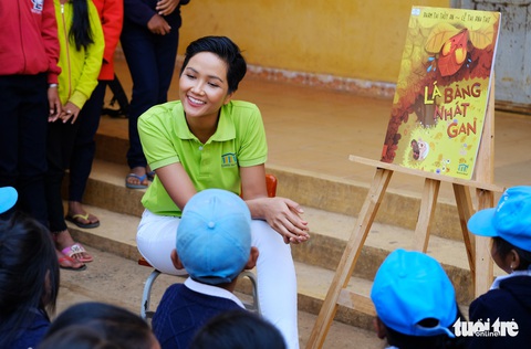 Hoa hậu HHen Niê xây thư viện cho trẻ em nghèo - Ảnh 4. Hoa hậu HHen Niê xây thư viện cho trẻ em nghèo - Ảnh 4.