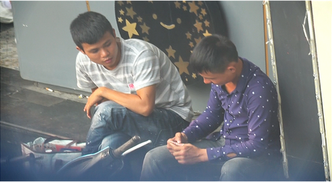 Băng nhóm trấn lột du khách ở hồ Hoàn Kiếm hoạt động ra sao? - Ảnh 11. Băng nhóm trấn lột du khách ở hồ Hoàn Kiếm hoạt động ra sao? - Ảnh 11.