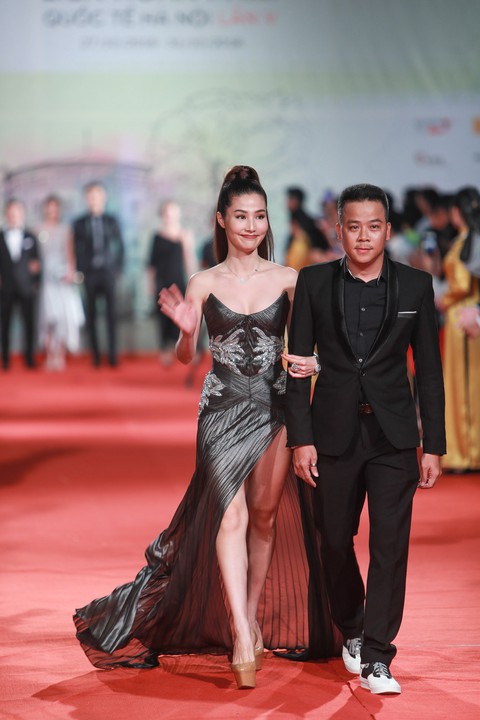 Thảm đỏ bế mạc HANIFF 2018 nóng với Hồng Ánh, Chibi, Khả Ngân - Ảnh 6. Thảm đỏ bế mạc HANIFF 2018 nóng với Hồng Ánh, Chibi, Khả Ngân - Ảnh 6.
