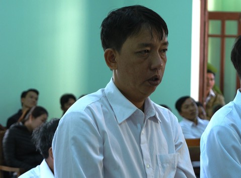 Hai vợ chồng lãnh án vì cạo trọc rừng phòng hộ - Ảnh 5. Hai vợ chồng lãnh án vì cạo trọc rừng phòng hộ - Ảnh 5.
