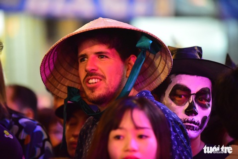 Người Việt cũng đổ xô đến phố Tây Bùi Viện chơi Halloween - Ảnh 5. Người Việt cũng đổ xô đến phố Tây Bùi Viện chơi Halloween - Ảnh 5.