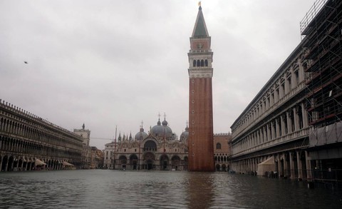 Thành phố Venice ngập lụt sâu nhất trong 6 năm qua - Ảnh 1. Thành phố Venice ngập lụt sâu nhất trong 6 năm qua - Ảnh 1.